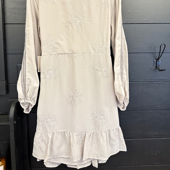 Dex crochet insert wrap front mini dress NWT - Picture 15 of 16